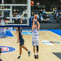 ZWOLLE, NETHERLANDS - FEBRUARY 16: Jerom Oude Aarninkhof of Landstede Hammers Zwolle during the Dutch Basketball League match between Landstede Hammers Zwolle and Apollo Amsterdam at Landstede Sportcentrum on February 16, 2022 in Zwolle, Netherlands (Photo by Kristian Giesen/Orange Pictures)