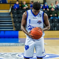 ZWOLLE, NETHERLANDS - FEBRUARY 16: Naba Echols of Landstede Hammers Zwolle during the Dutch Basketball League match between Landstede Hammers Zwolle and Apollo Amsterdam at Landstede Sportcentrum on February 16, 2022 in Zwolle, Netherlands (Photo by Kristian Giesen/Orange Pictures)