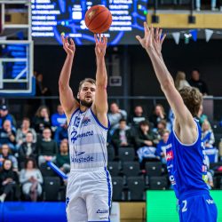 ZWOLLE, NETHERLANDS - MARCH 18: Dragos Diculescu of Landstede Hammers Zwolle during the Elite gold BNXT league match between Landstede Hammers Zwolle and Kangoeroes Basket Mechelen at Landstede Sportcentrum on March 18, 2022 in Zwolle, Netherlands (Photo by Kristian Giesen/Orange Pictures)