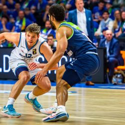 ZWOLLE, NETHERLANDS - MARCH 12: Boyd van de Vuurst de Vries of Landstede Hammers Zwolle David Collins of ZZ Leiden  during the Basketball Cup Finale 2023 match between Landstede Hammers Zwolle and ZZ Leiden at Landstede Sportcentrum on March 12, 2023 in Zwolle, Netherlands (Photo by Kristian Giesen/Orange Pictures)